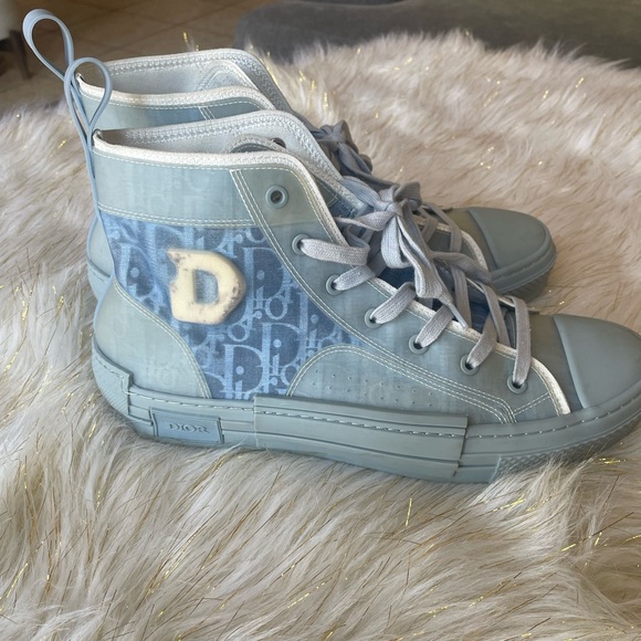 Pr-loved Authentic Dior men’s sneakers. - Picture 3 of 4
